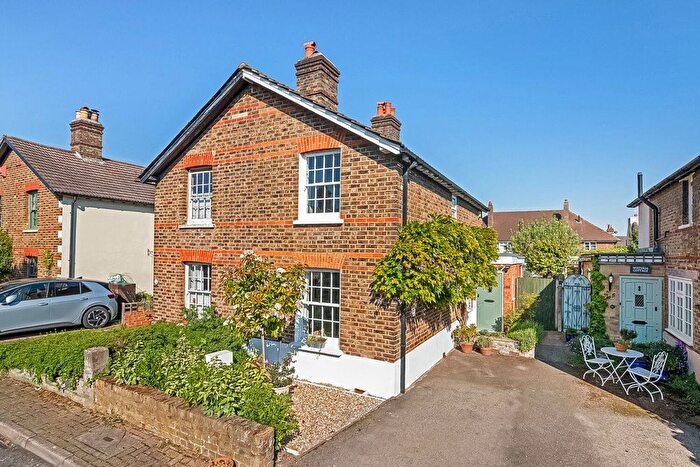 2 Bedroom Property For Sale In Victor Road, Penge, London, SE20