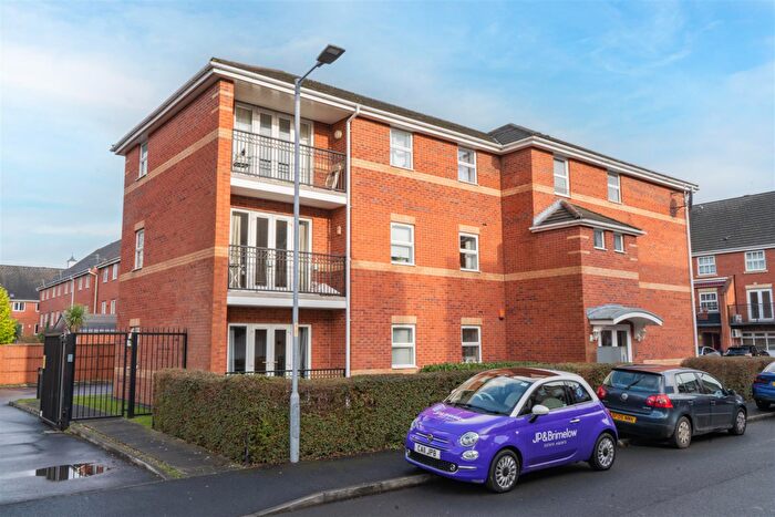 2 Bedroom Flat For Sale In Holden Avenue, Whalley Range, M16