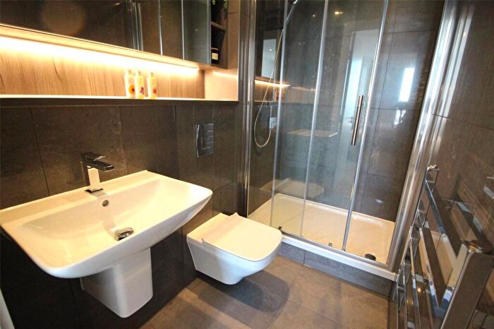 2 Bedroom Apartment To Rent In Block A South Tower, Deansgate Square, Manchester City Centre, Greater Manchester, M15
