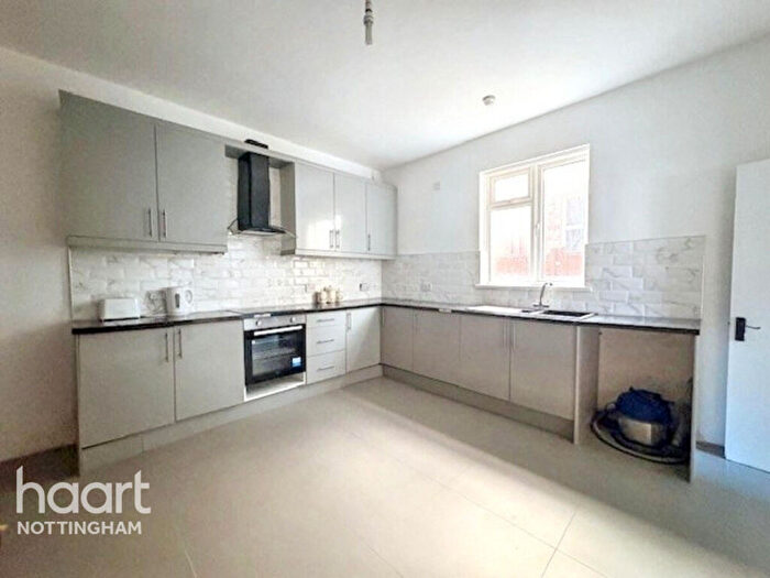 6 Bedroom Semi-Detached House For Sale In Gregory Boulevard, Nottingham, NG7