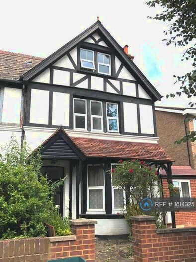 6 Bedroom Flat To Rent In Surbiton, Surbiton, KT5