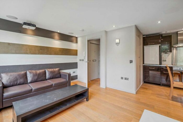 1 Bedroom Flat To Rent In St. Georges Square, London, SW1V