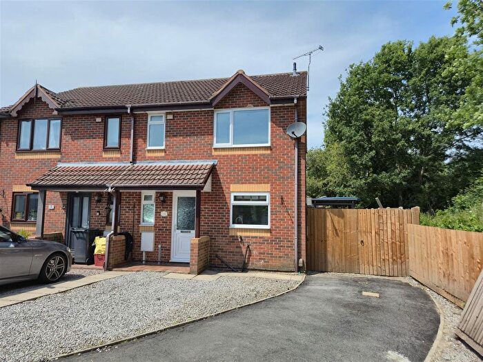 3 Bedroom Semi-Detached House To Rent In Hawthorn Close, Coalville, Leicestershire, LE67