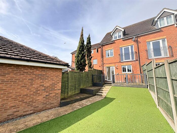 3 Bedroom Town House For Sale In Coleridge Drive, Whiteley, PO15