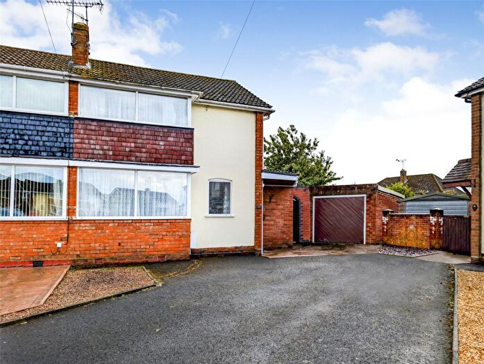 3 Bedroom Semi-Detached House For Sale In Grasmere Grove, Stourport-on-Severn, Worcestershire, DY13