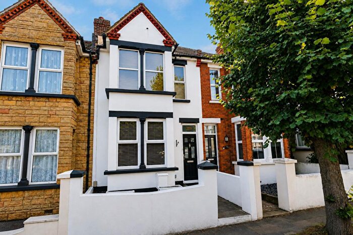 4 Bedroom Terraced House For Sale In Rock Avenue, Gillingham, ME7