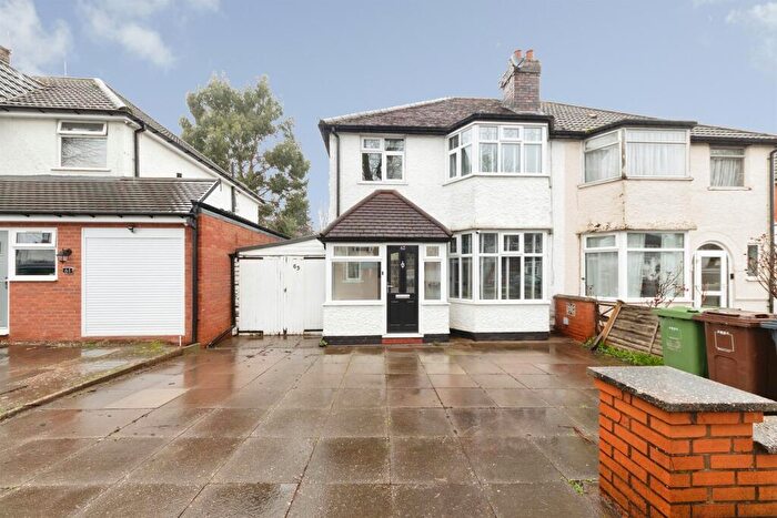 3 Bedroom Semi Detached House For Sale In Stanway Road, Shirley, Solihull, B90