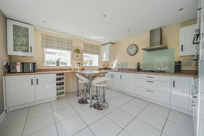 3 Bedroom End Of Terrace House For Sale In Pandora Close, Locks Heath, SO31