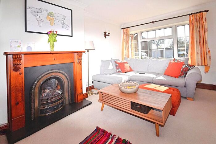 3 Bedroom Terraced House To Rent In Stubbs End Close, Amersham, HP6