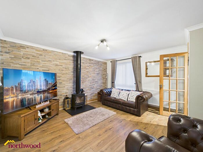 3 Bedroom End Of Terrace House For Sale In Talbot Close, Banbury, OX16