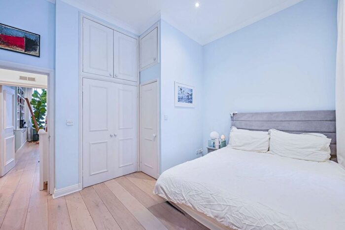 2 Bedroom Flat For Sale In Courtfield Road, South Kensington, London, SW7