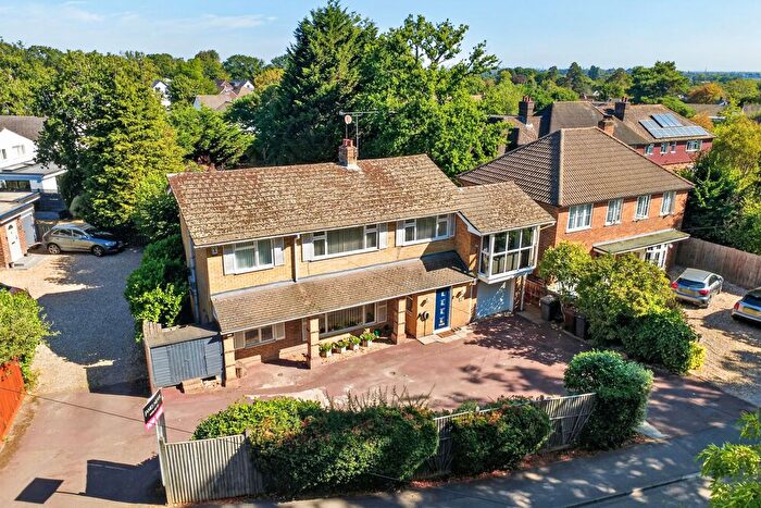 4 Bedroom Detached House For Sale In Hare Hill, Row Town, KT15