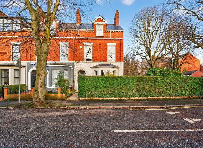 6 Bedroom End Of Terrace House For Sale In North Parade, Belfast, BT7
