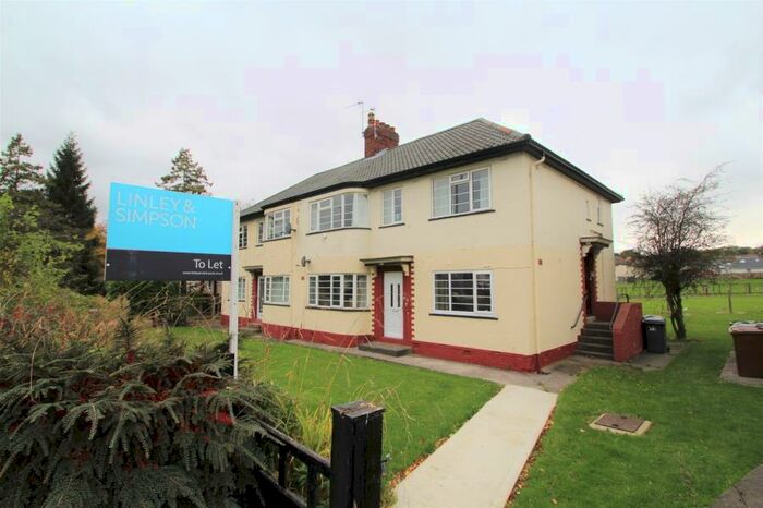 2 Bedroom Flat To Rent In Otley Road, Leeds, LS16