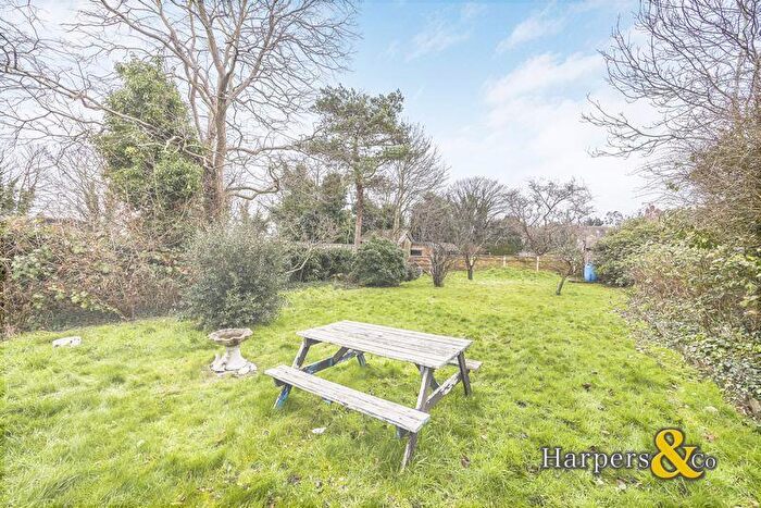 2 Bedroom Detached Bungalow For Sale In Church Hill, Dartford, DA2