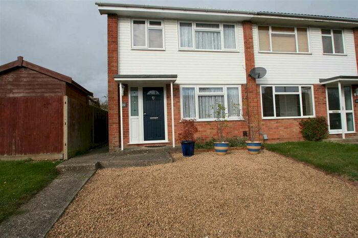 3 Bedroom End Of Terrace House To Rent In Brighton Hill, Basingstoke, Hampshire, RG22