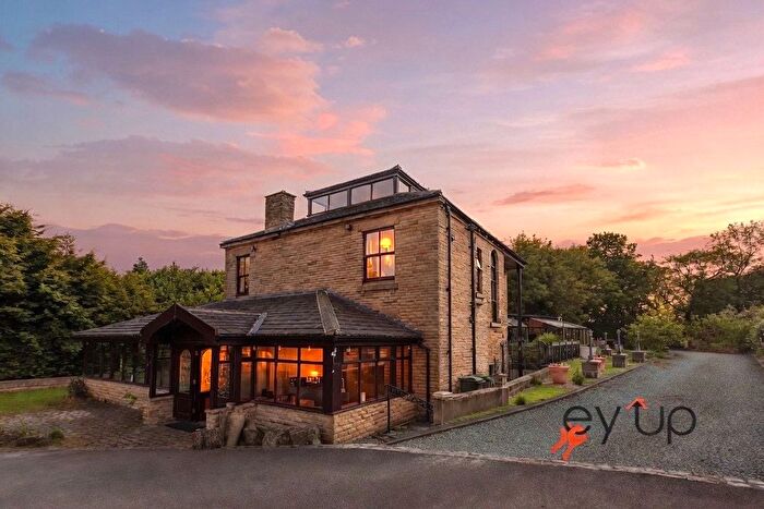 4 Bedroom Detached House For Sale In Mount Villa, Liversedge, WF16