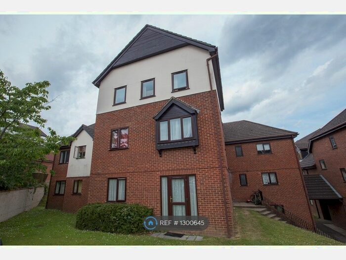 1 Bedroom Flat To Rent In Sovereign Court, High Wycombe HP13