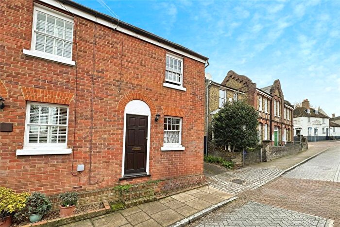 2 Bedroom End Of Terrace House To Rent In Tanners Street, Faversham, Kent, ME13