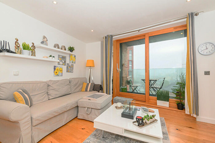 2 Bedroom Apartment For Sale In Candle House, Granary Wharf, LS1