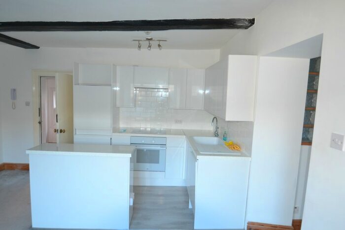 1 Bedroom Flat To Rent In Flat, Godalming, Surrey, GU7