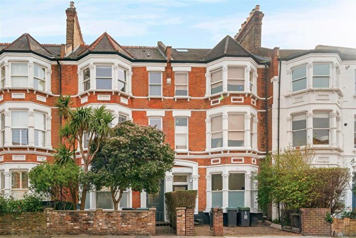 5 Bedroom Terraced House For Sale In Stapleton Hall Road, Stroud Green, N4