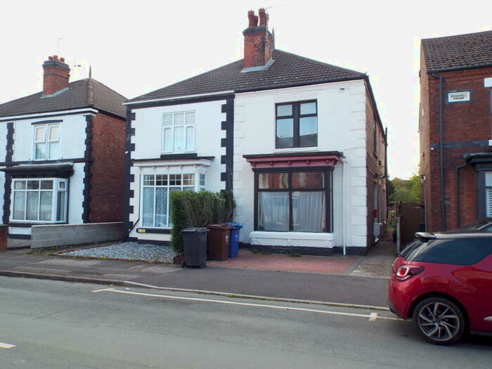 3 Bedroom Semi-Detached House To Rent In Outwoods Street, Burton On Trent, DE14