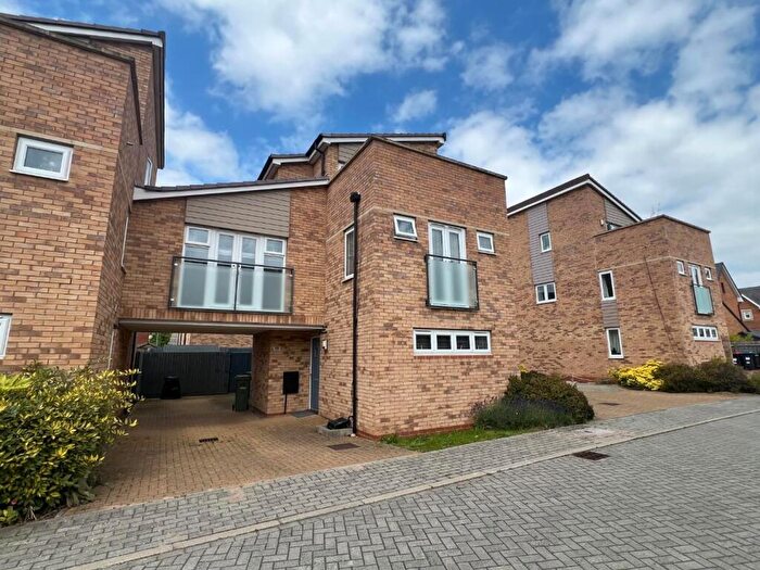 3 Bedroom Detached House To Rent In Fairfields, MK11