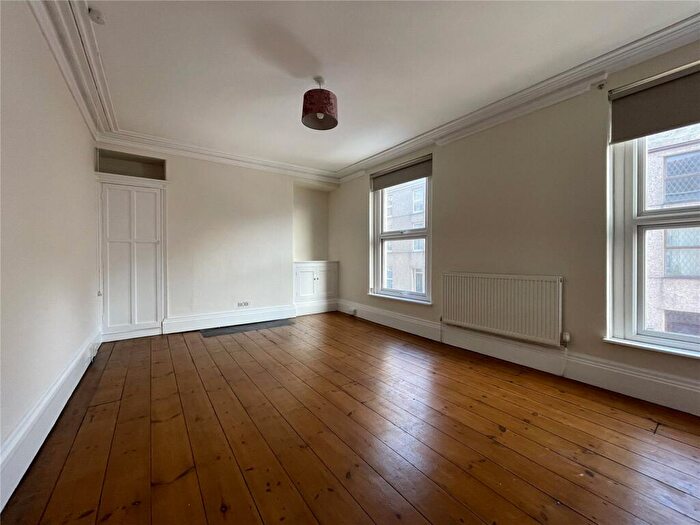 4 Bedroom Terraced House To Rent In Thomas Street, Caernarfon, Gwynedd, LL55