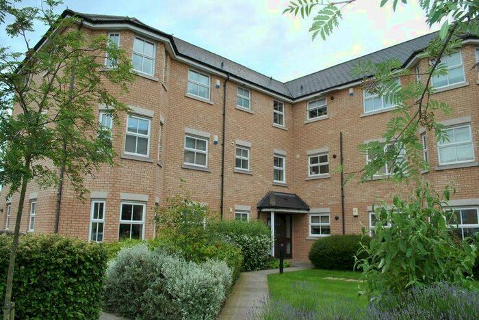 2 Bedroom Flat To Rent In Regency Square, Cambridge, CB1