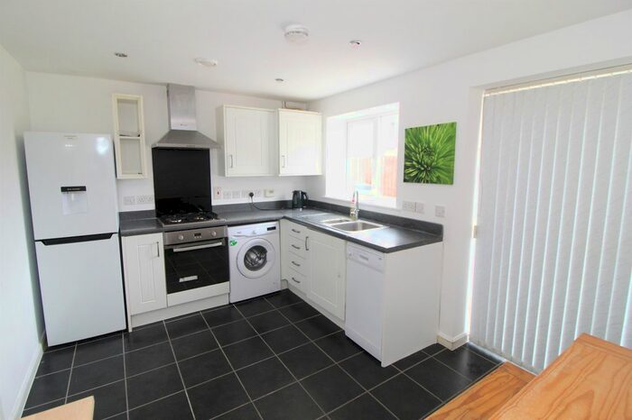 3 Bedroom Semi-Detached House To Rent In Kingfisher Close, Coventry, West Midlands, CV2