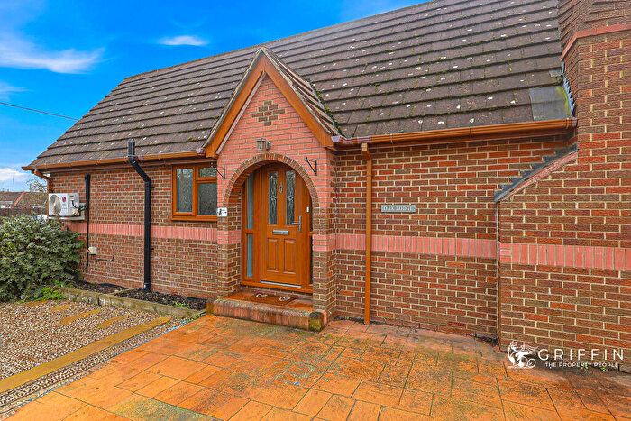 3 Bedroom Detached Bungalow For Sale In Vange Park Road, Vange, Basildon, SS16