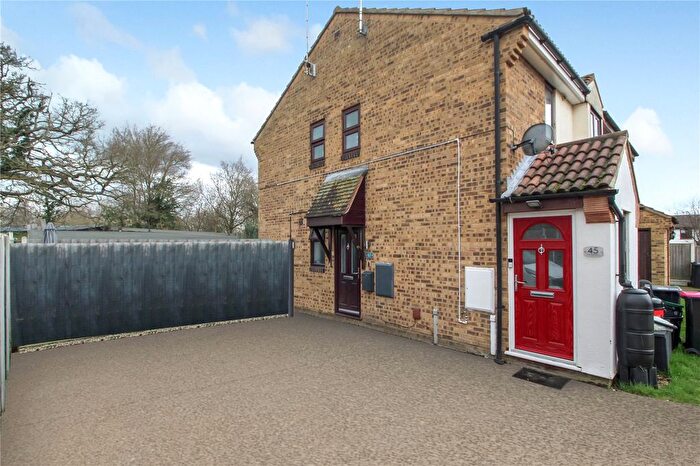 1 Bedroom Flat For Sale In The Bentleys, Southend-On-Sea, Essex, SS2