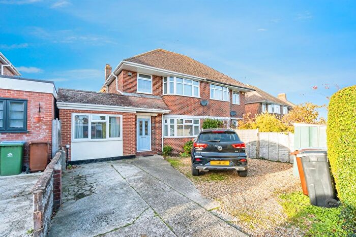 4 Bedroom Semi Detached House For Sale In Merrion Avenue, Bognor Regis, PO22