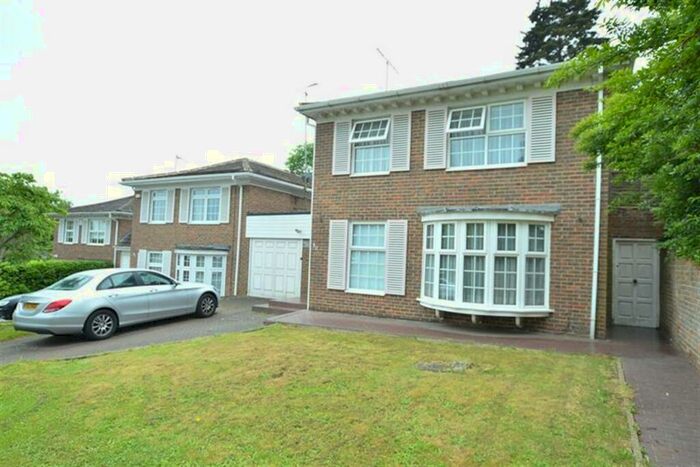 4 Bedroom Detached House To Rent In Hazelwood, Loughton, IG10