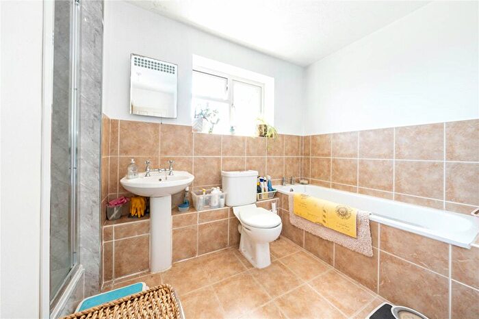 4 Bedroom Detached House For Sale In Grey Wethers, Sandling, Maidstone, ME14