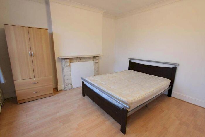 2 Bedroom Flat To Rent In Rectory Road, London, N16