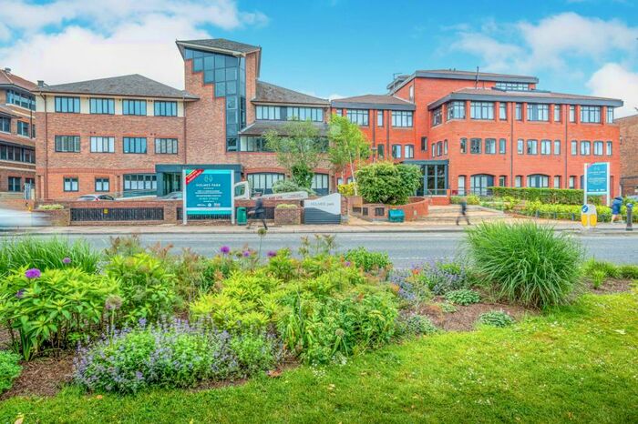 Studio To Rent In Holmes Park, North Street, RH12