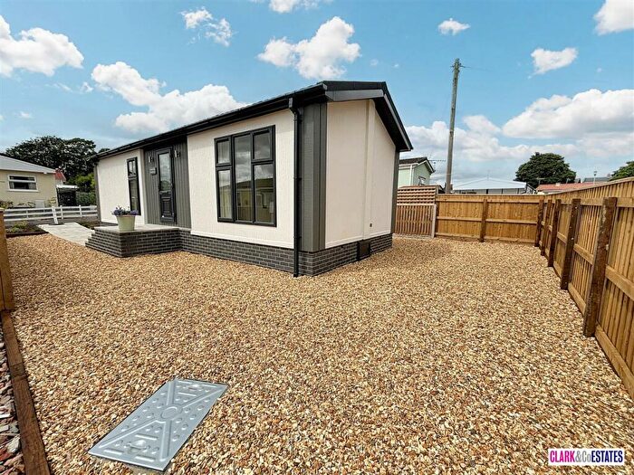 2 Bedroom Park Home For Sale In Central Avenue, Newport Park, Exeter, EX2