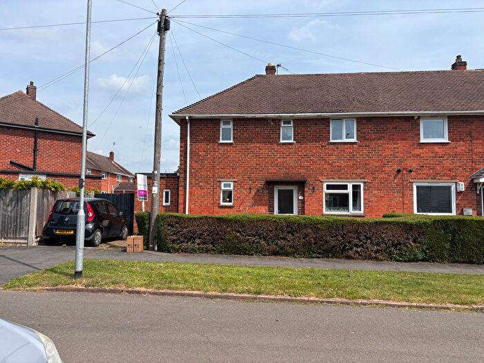 3 Bedroom Semi-Detached House For Sale In Tennyson Road, Loughborough, LE11