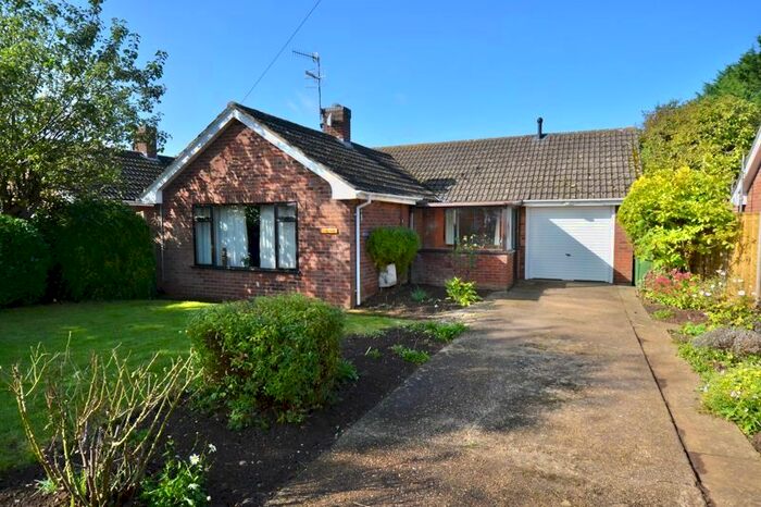 3 Bedroom Detached Bungalow For Sale In Main Street, Offenham, WR11
