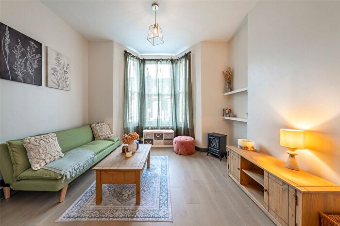 1 Bedroom Flat To Rent In Saltram Crescent, Maida Vale, London, W9