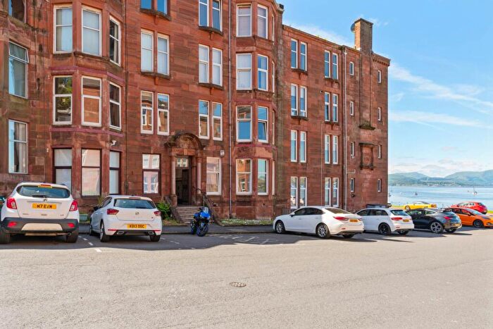 2 Bedroom Apartment For Sale In Ashburn Gate, Gourock, PA19