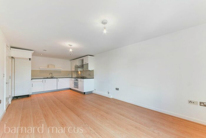 2 Bedroom Flat To Rent In Birdhurst Road, South Croydon, CR2