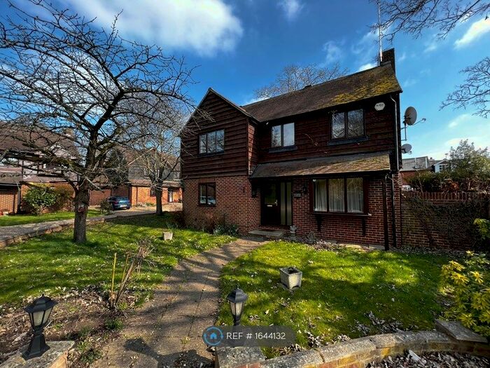 4 Bedroom Detached House To Rent In Village Road, Dorney, Windsor, SL4