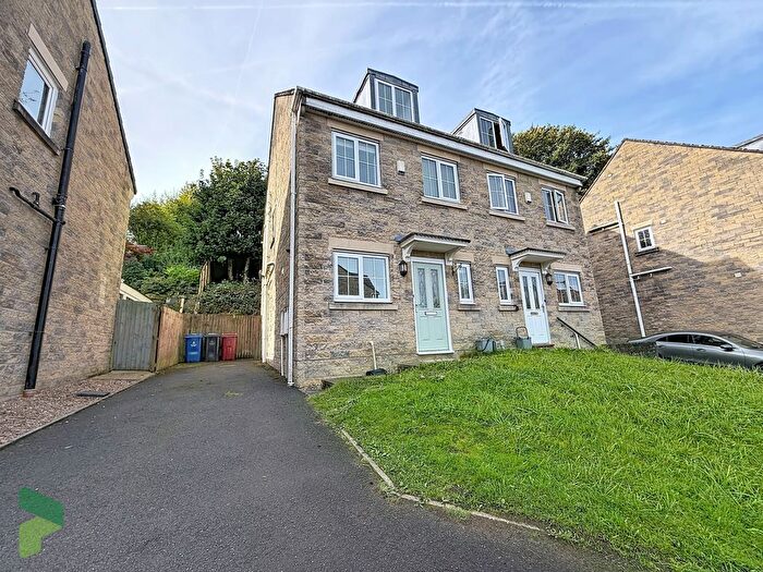4 Bedroom Semi Detached House For Sale In Weavers Mews, Darwen, BB3