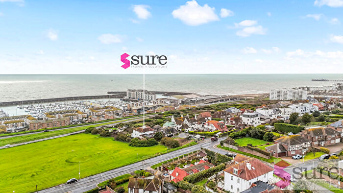 5 Bedroom Detached House To Rent In The Cliff, Brighton, BN2