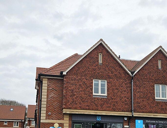 2 Bedroom Flat To Rent In Lymington, SO41