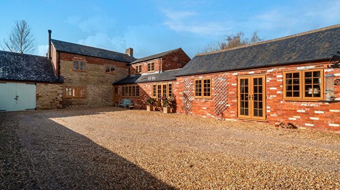 4 Bedroom Detached House For Sale In Aynho Banbury, Oxfordshire, OX17