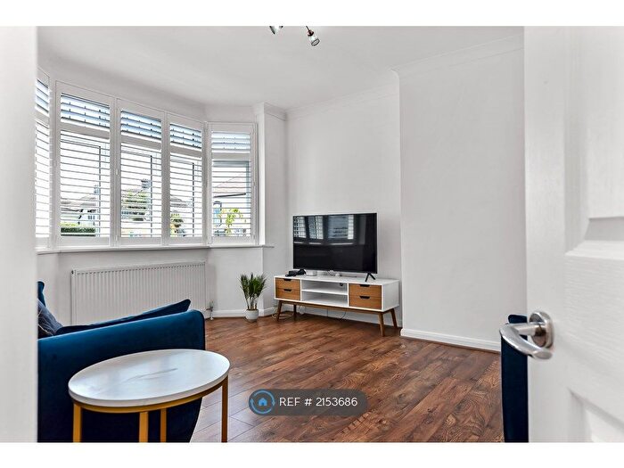 3 Bedroom Semi-Detached House To Rent In Waite Davies Road, London, SE12